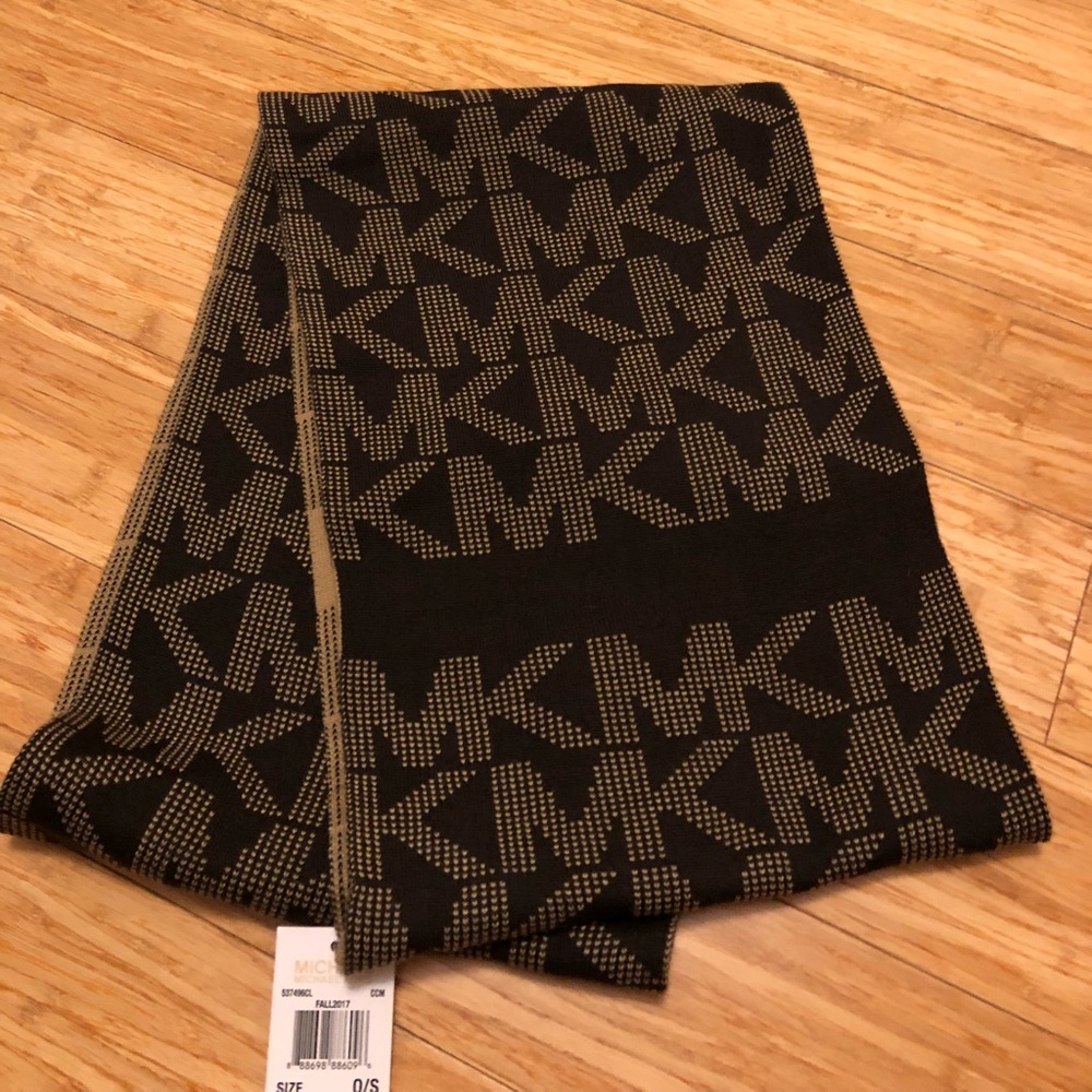 Michael Kors brown & tan infinity scarf